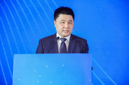 中国航务周刊总编辑、中国交通运输协会航运物流分会常务副会长陈宏兵